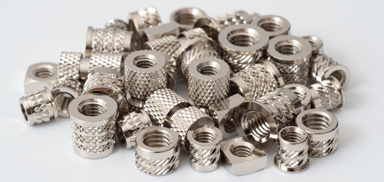 インサートナットのニッケルメッキ